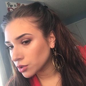 Meet your Posher, Mallely